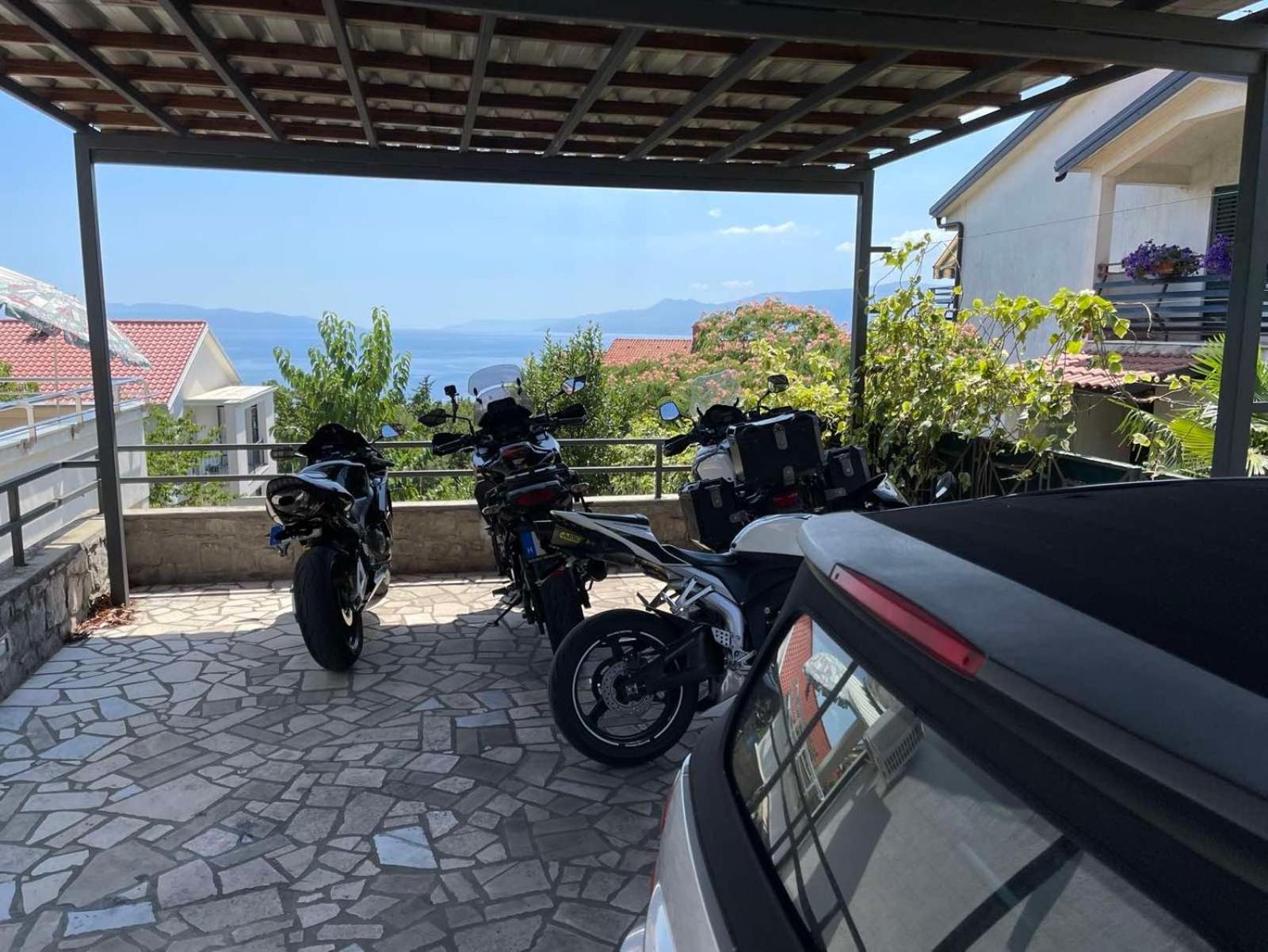 Deluxe Apartment Dora With A Private Parking, Terrace And See View 里耶卡 外观 照片