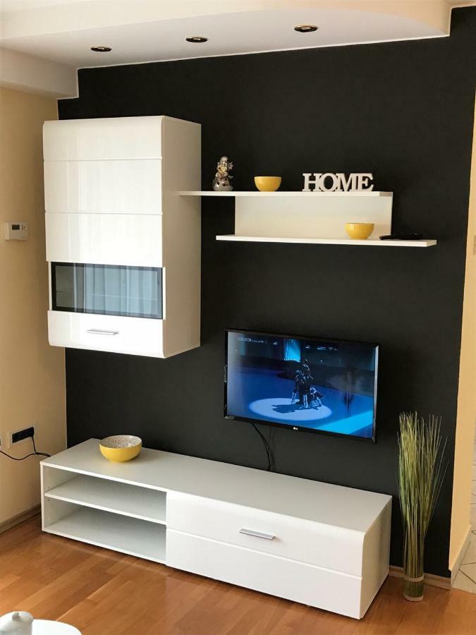 Deluxe Apartment Dora With A Private Parking, Terrace And See View 里耶卡 外观 照片