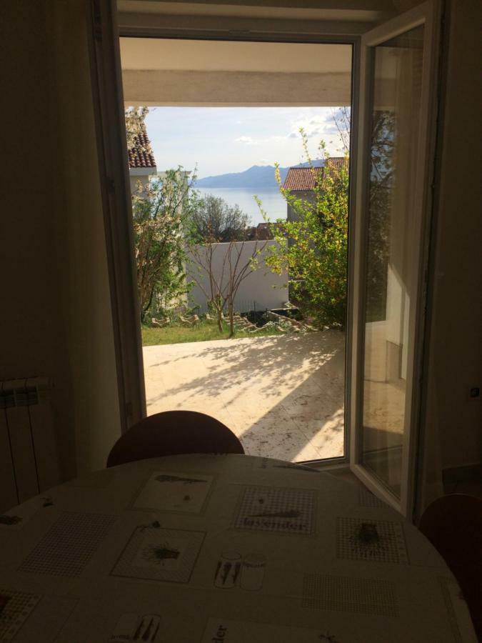 Deluxe Apartment Dora With A Private Parking, Terrace And See View 里耶卡 外观 照片
